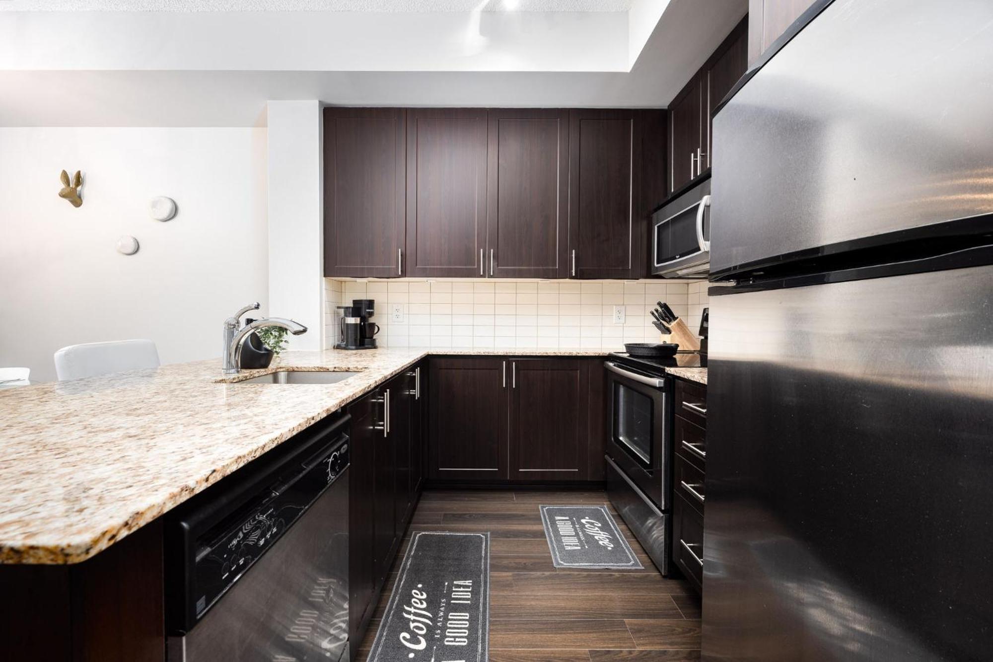 Dwtn Condo Near Cn Tower! W/ Free Parking Τορόντο Εξωτερικό φωτογραφία