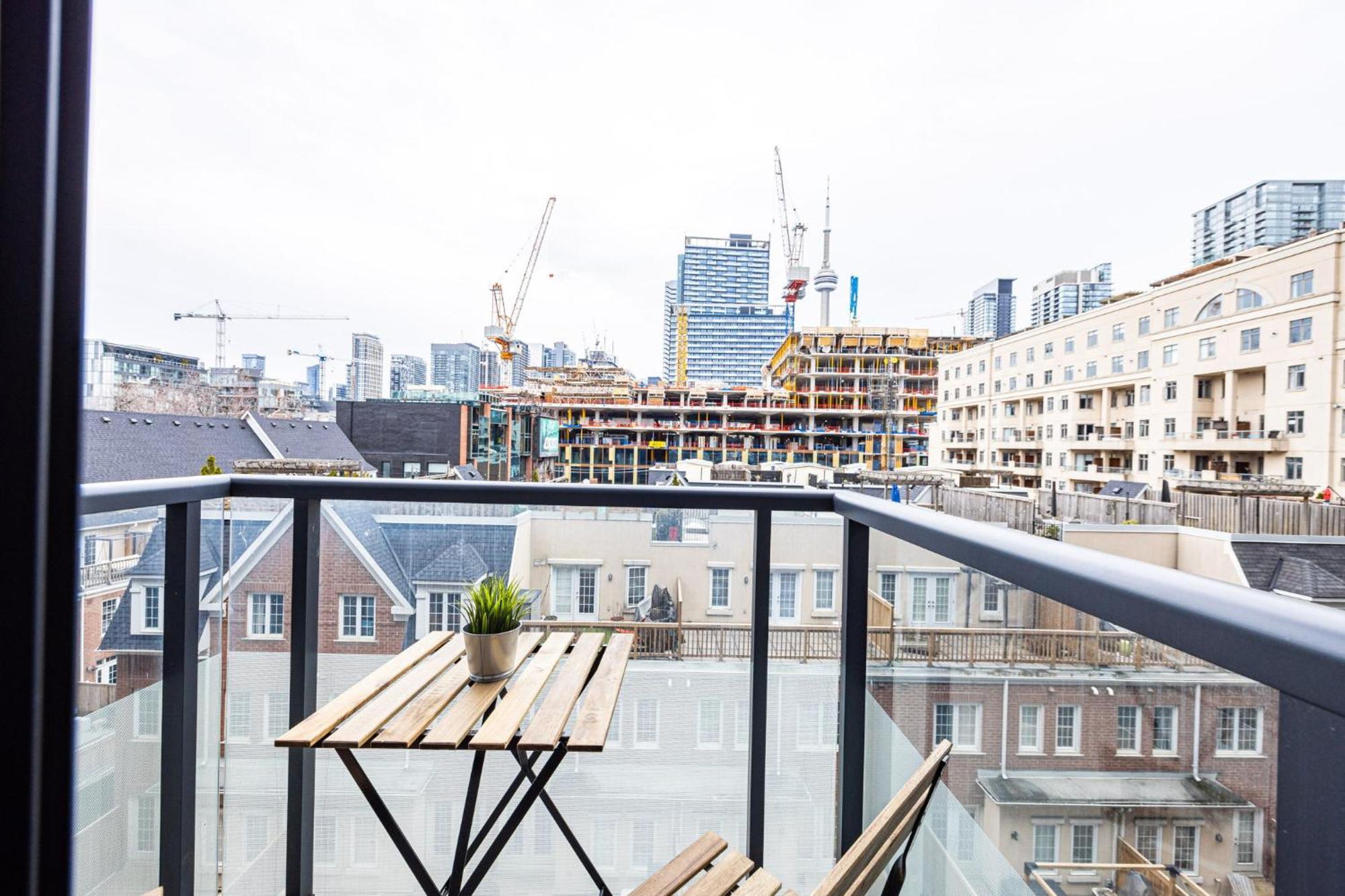 Dwtn Condo Near Cn Tower! W/ Free Parking Τορόντο Εξωτερικό φωτογραφία